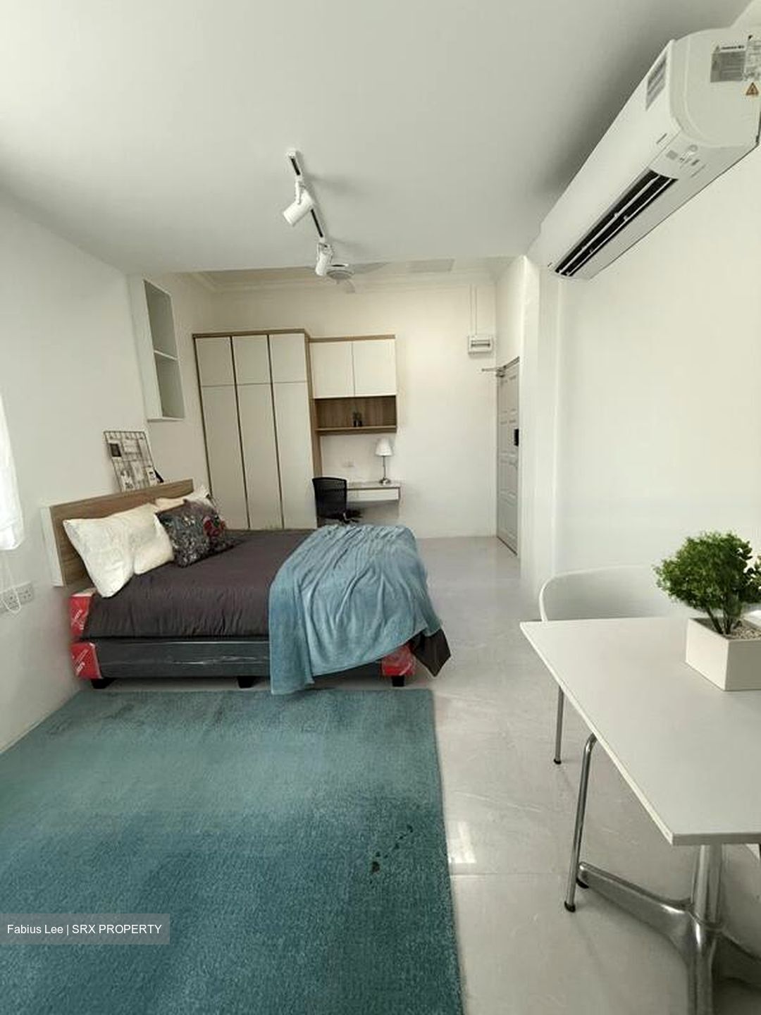 East Coast Road (D15), Apartment #524219091